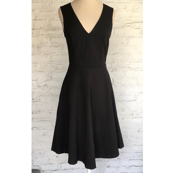 Lulus Dresses & Skirts - Lulus Hello World dress midi fit flared black Sm